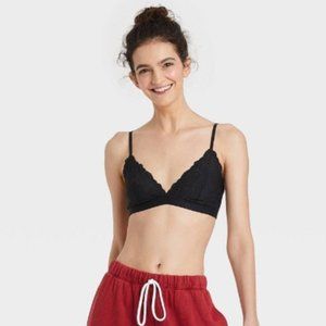 Colsie Black Lace Underwire-Free Bralette